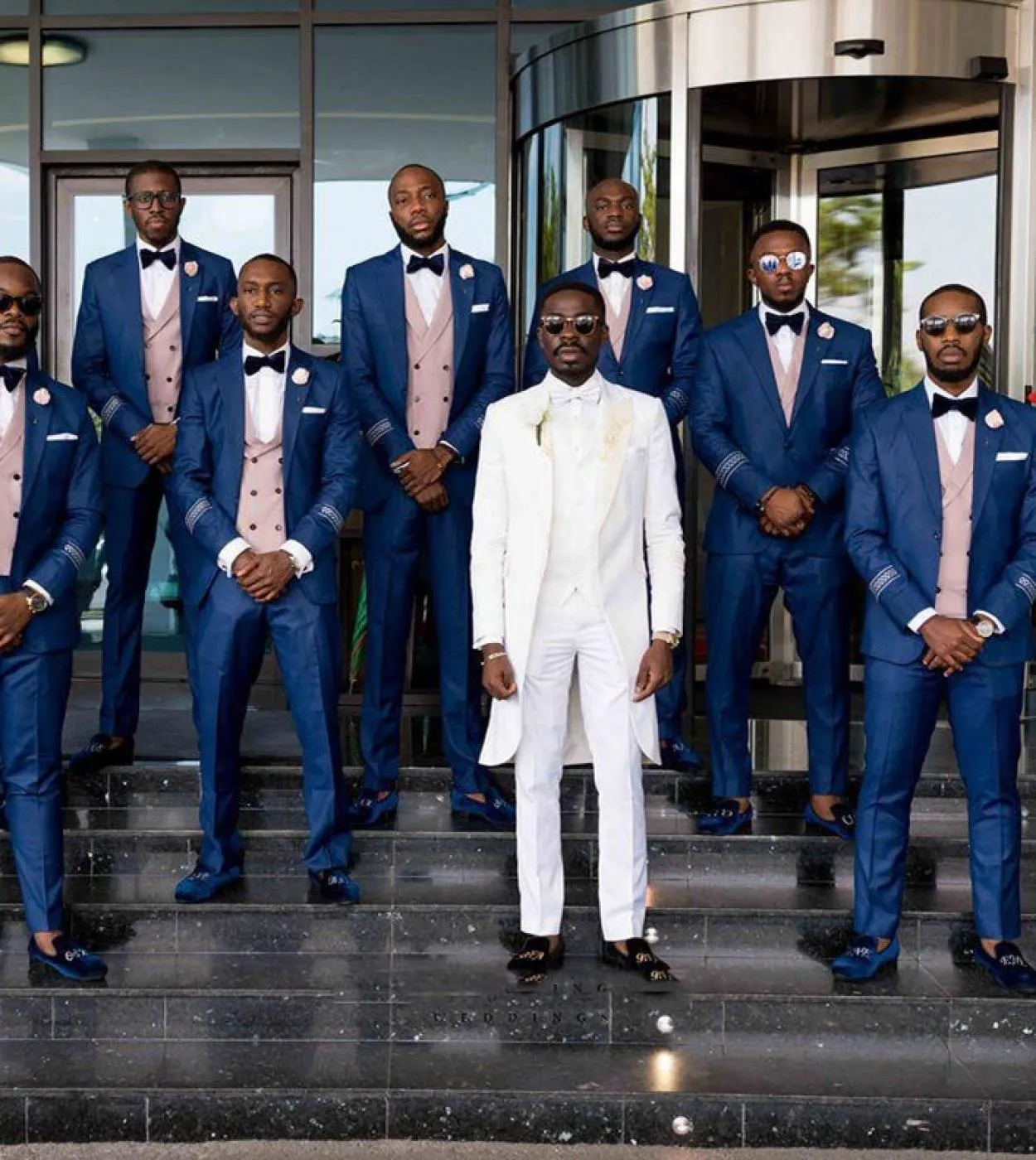 Custom White Peak Lapel Wedding Suit Grooms Tuxedos Slim Fit Jacket
